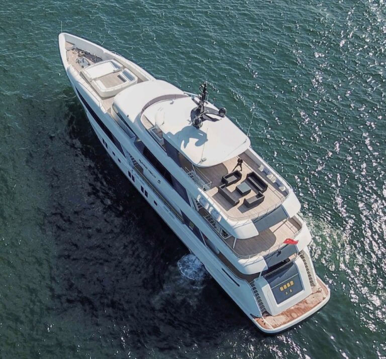 46.84-meter Fiberglass Outboard Luxury Double-Deck Cruise Ship Night Tour Customizable Seating (30-48 Seats)